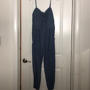 Bebe Adorable form-fitted Jean jumpsuit. Size 4