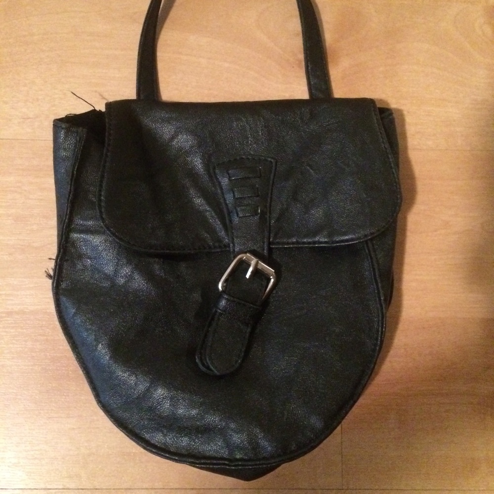 Black crossbody purse