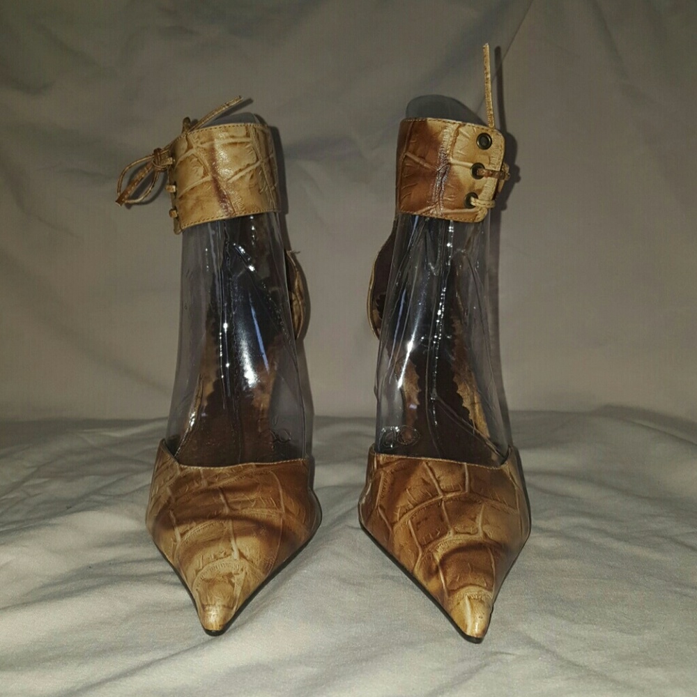 Pointy toe side tie stilettos