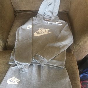 Nike sweatsuit
