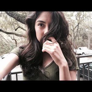 Meet your Posher, Priscila