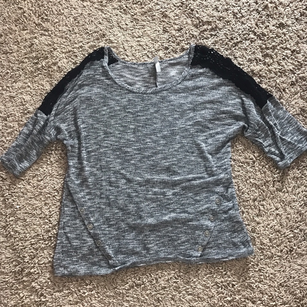Grey short sleeve top