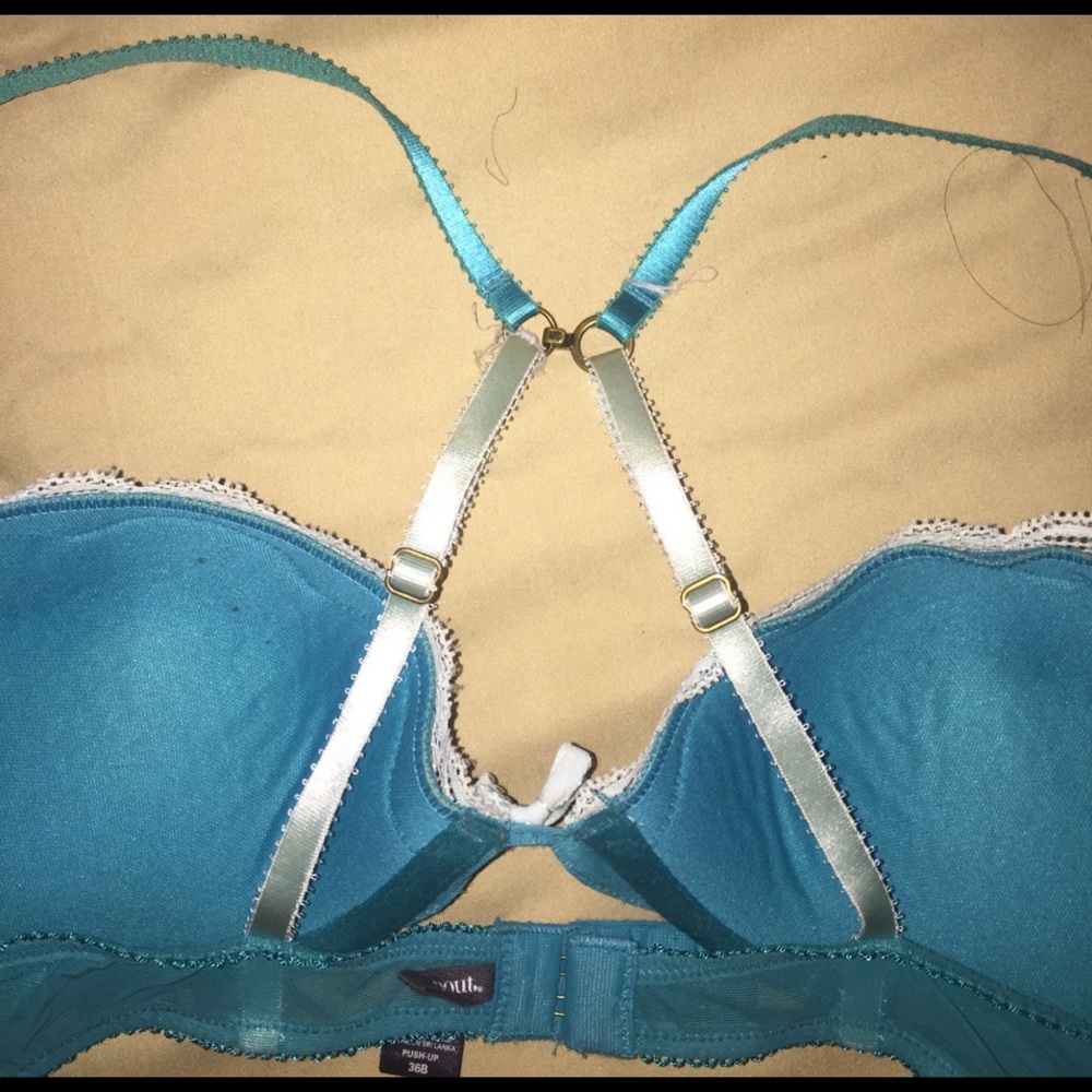 Turquoise bras - Picture 2 of 5