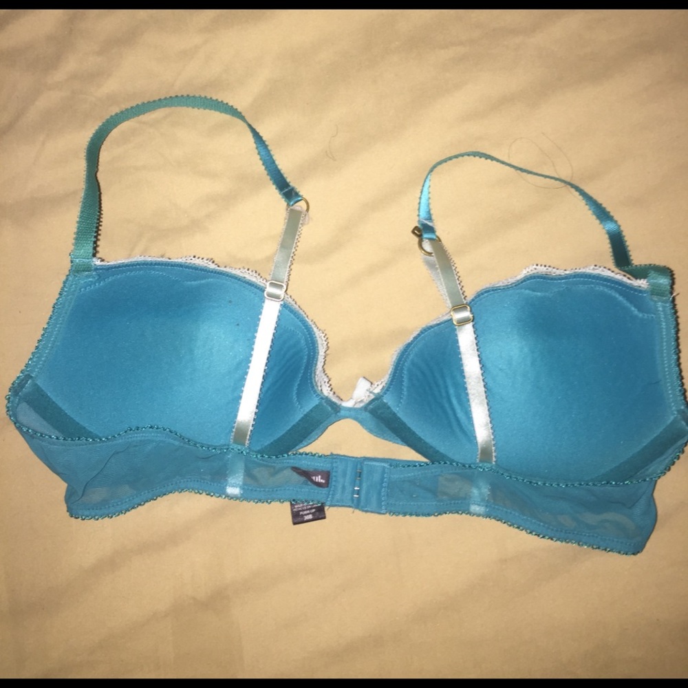 Turquoise bras - Picture 3 of 5
