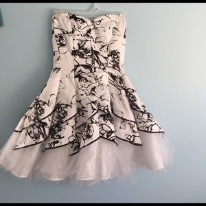 ✨PRICE DROP✨❗️NEED GONE❗️White Prom Dress