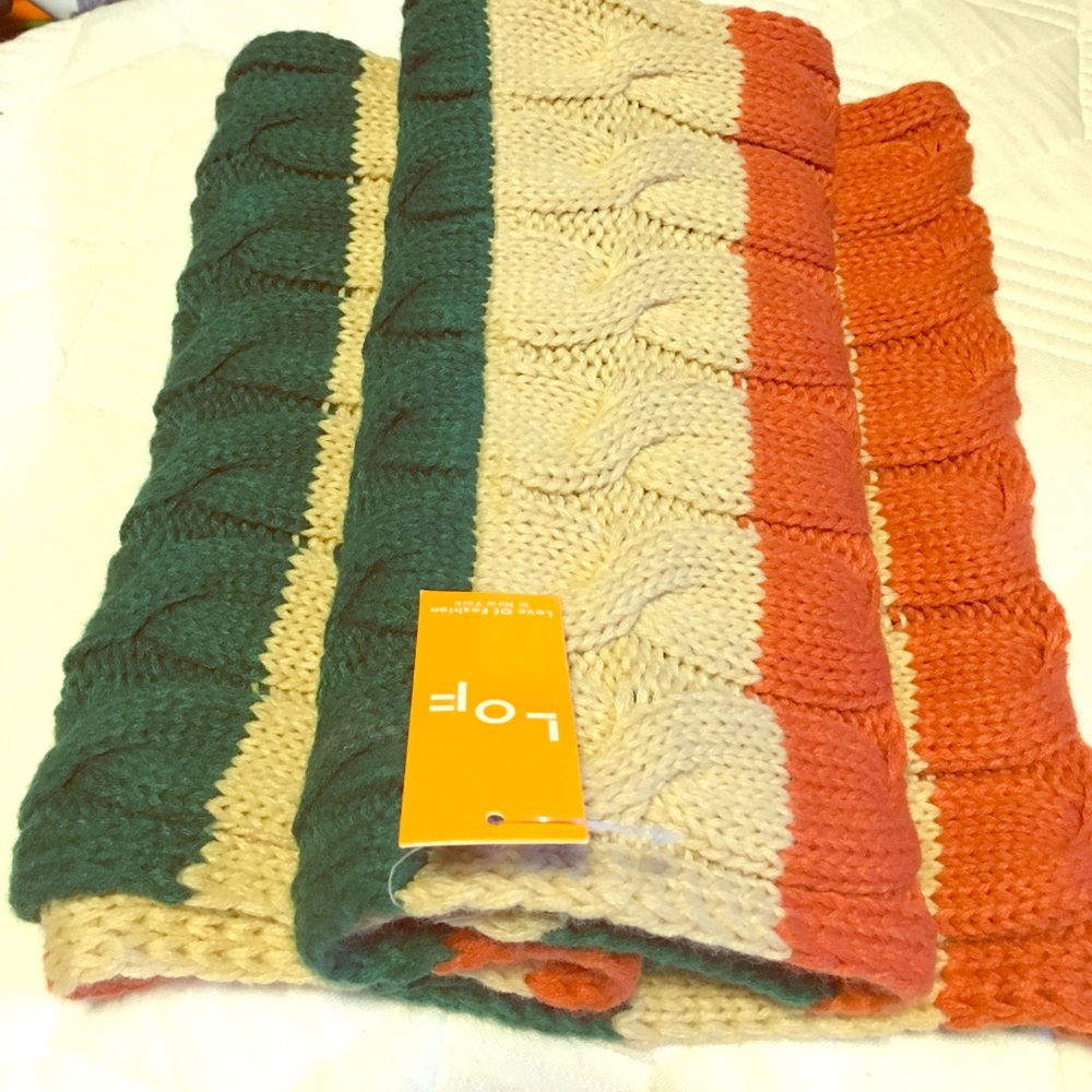 NWT warm Irish infinity scarf