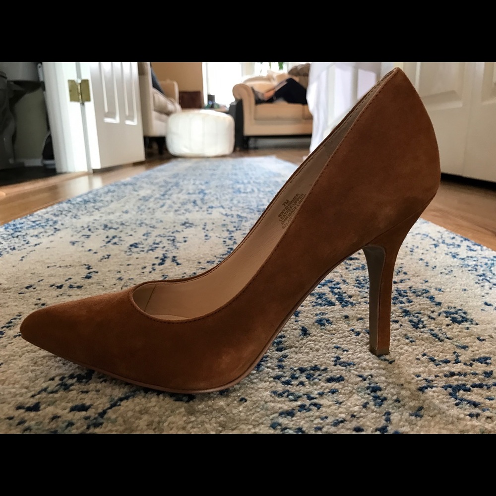 Nine West Camel Suede Pump Size 7-worn once!