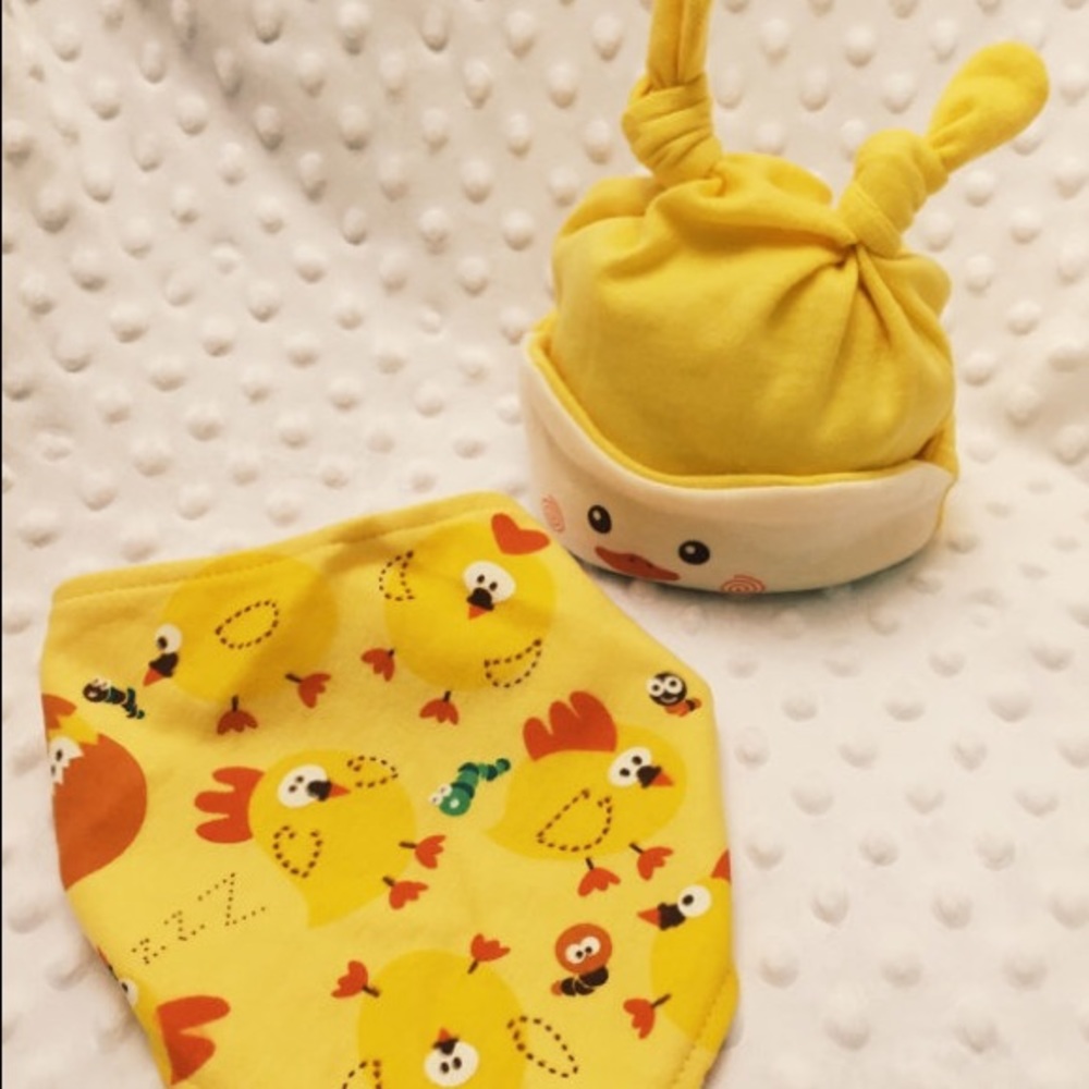 Baby knot beanie with neckerchief bib set.