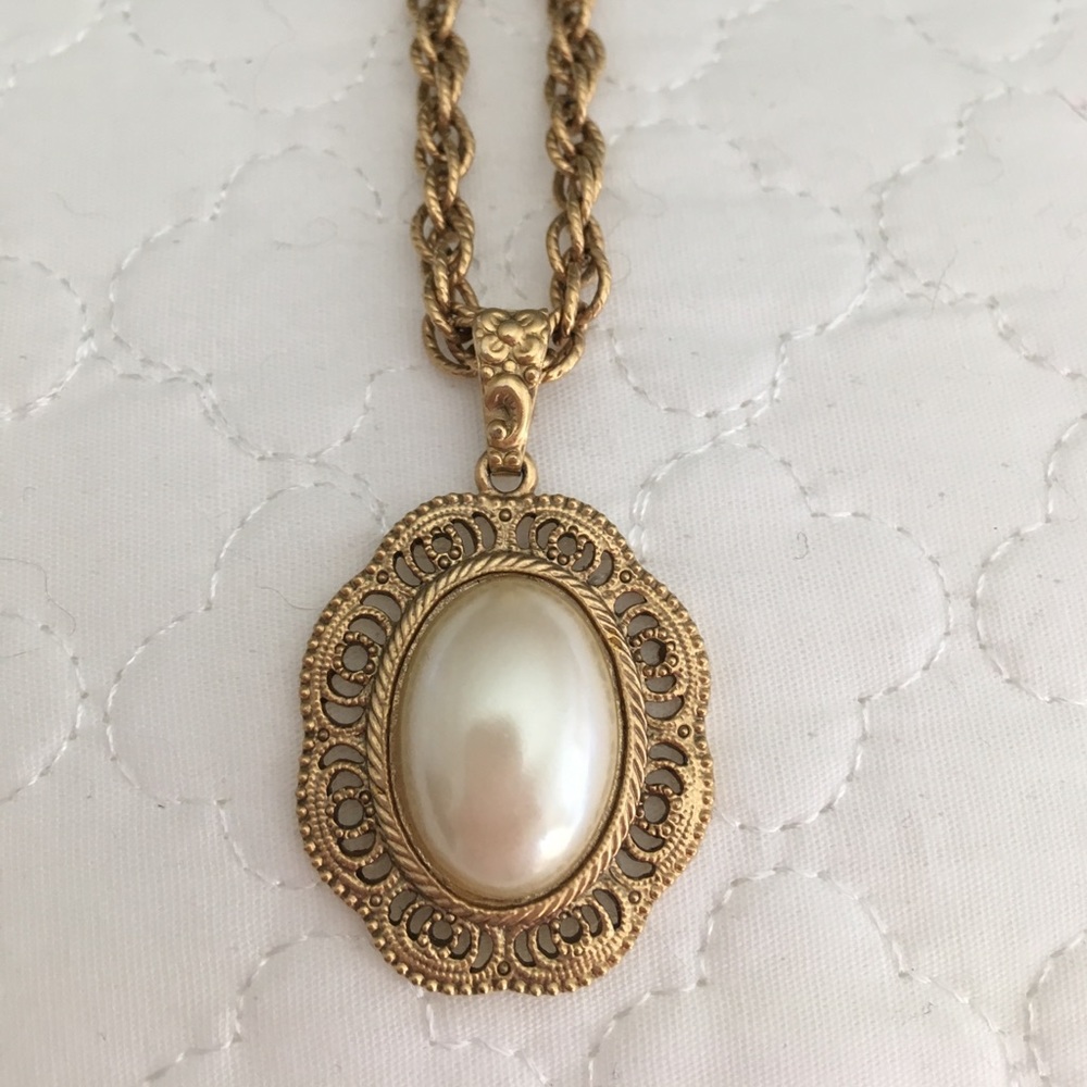 Vintage style necklace