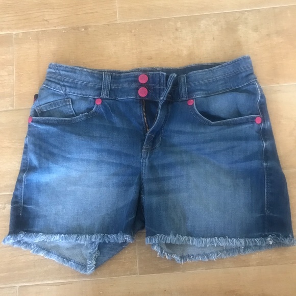 Rock & Republic Bonnaroo Frayed Denim Shorts - Picture 1 of 4