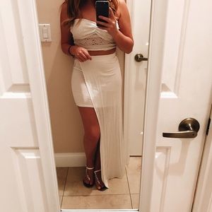 White maxi skirt