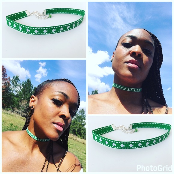 St Patrick's Day Choker Green  Four Leaf Clover - Picture 1 of 2