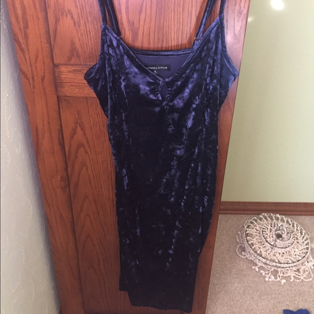 Kendall and Kylie bodycon velvet dress