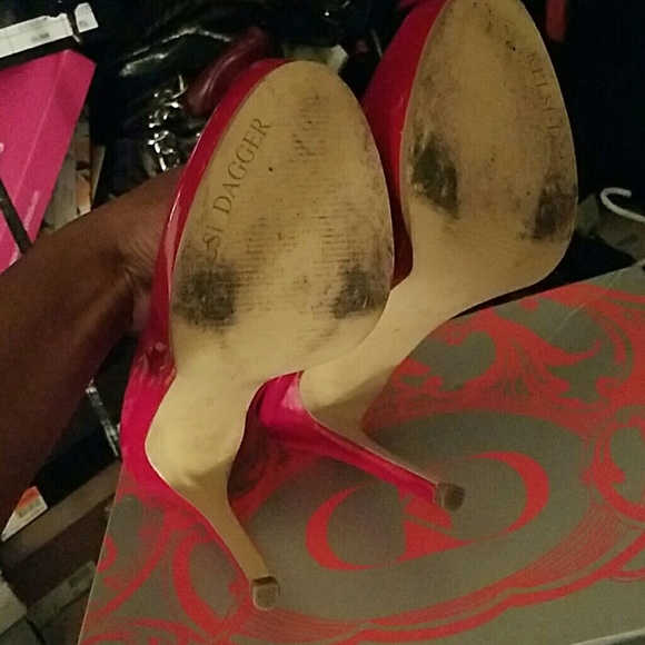 Red heels - Picture 2 of 4