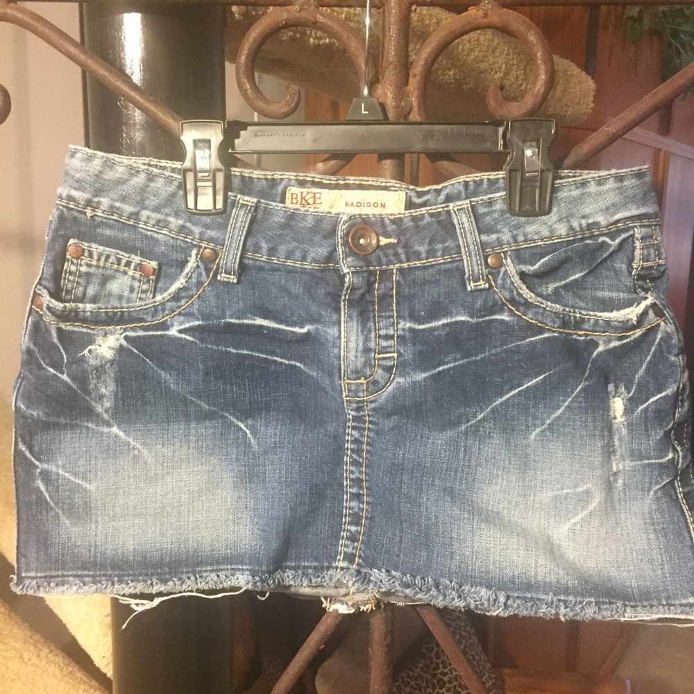 BKE by the Buckle Madison mini skirt