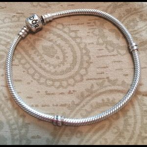 Pandora Bracelet-Excellent Condition!!