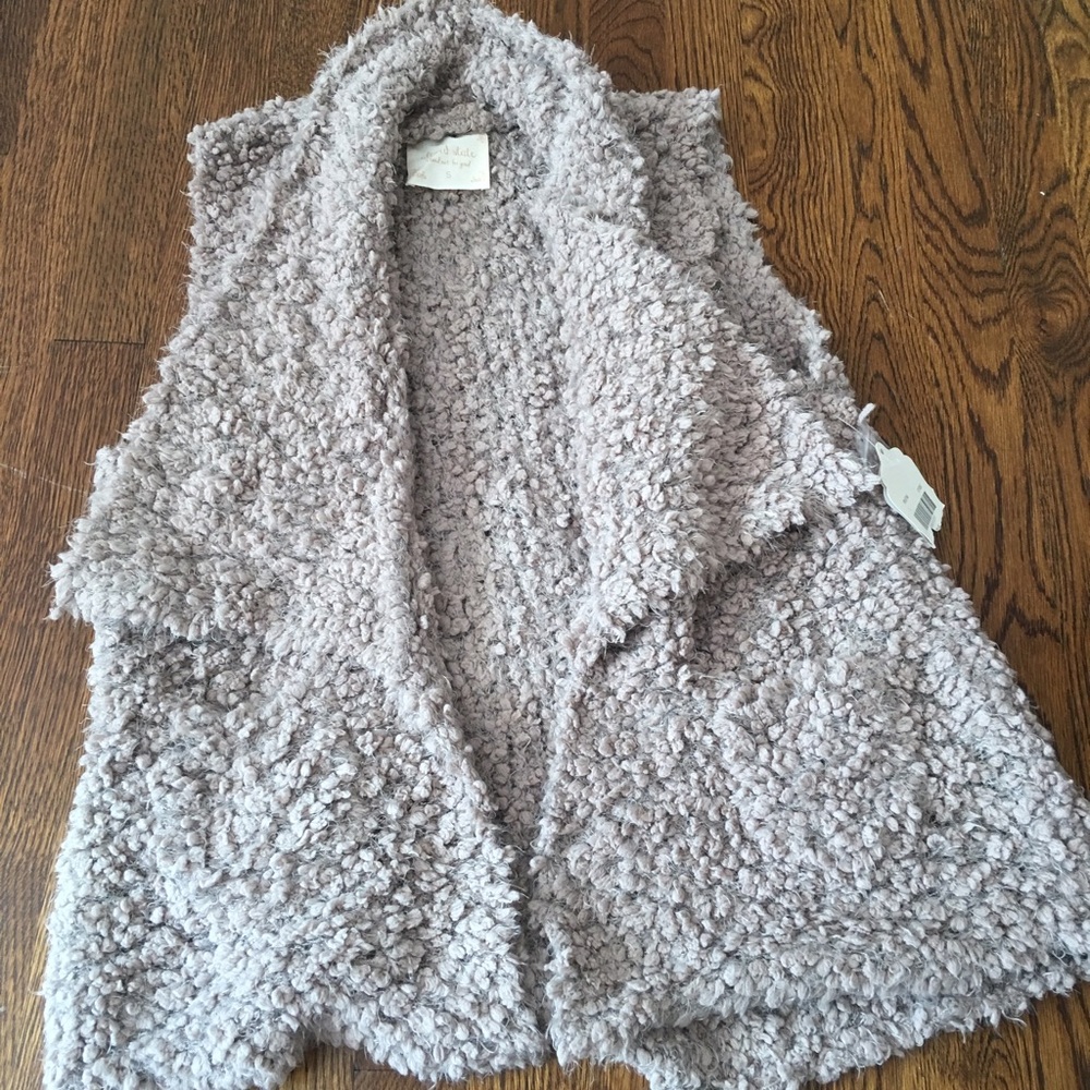 Sweater vest