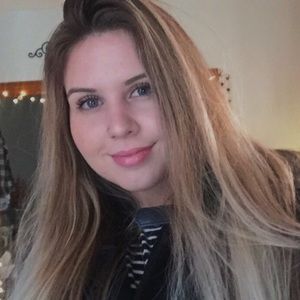 Meet your Posher, Michaela