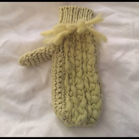 Anthropologie Mittens - Picture 3 of 7