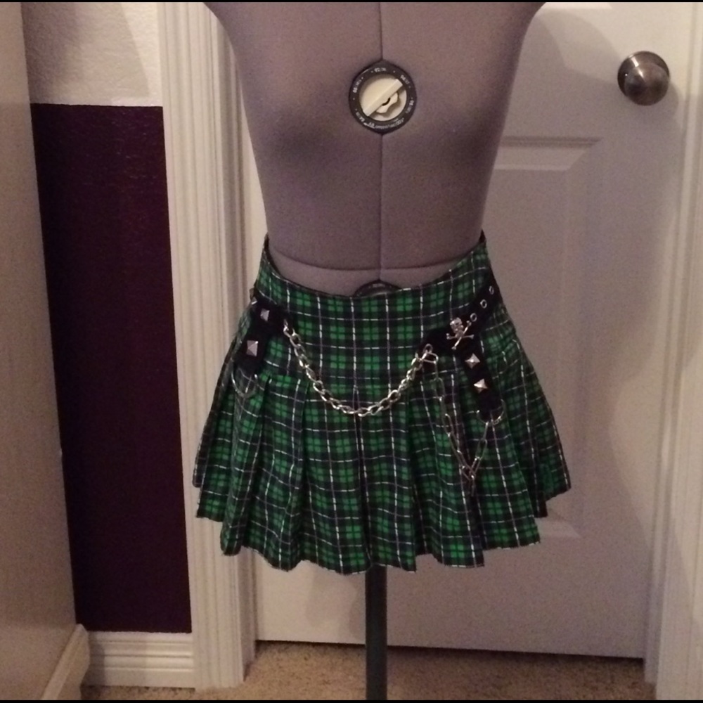 Green plaid mini skirt
