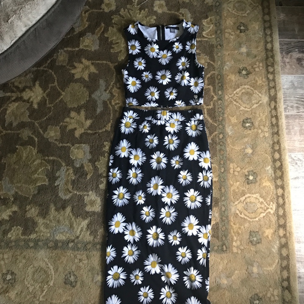 Daisy 2 piece crop top and skirt
