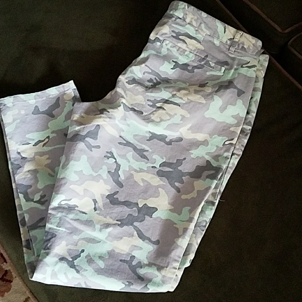 Gap Skinny Mini Khakis ankle length camo