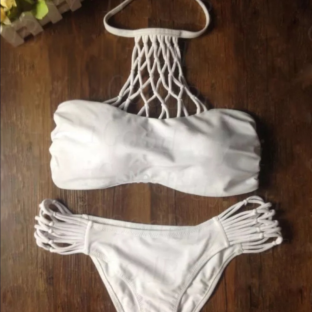 ⛱SALE Last one! Santorini White Criss Cross Bikini - Picture 3 of 5