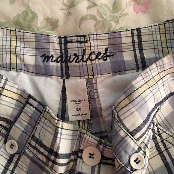 Brand new plaid shorts from Maurice's - Picture 2 of 4