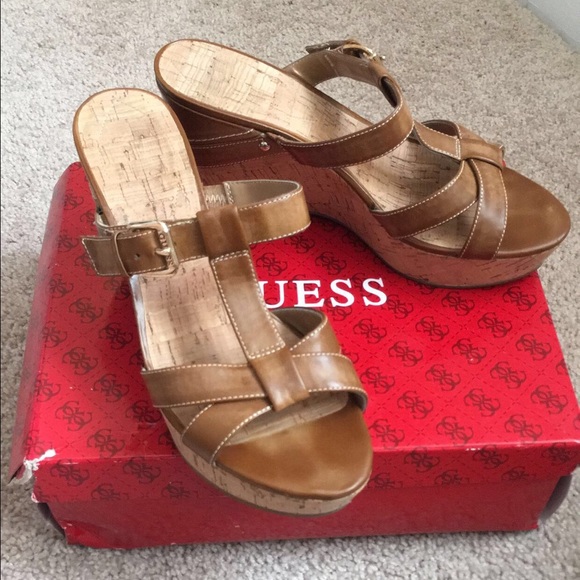 GUESS Wedges - Picture 3 of 4