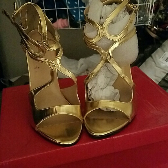 Very high heel - Picture 2 of 3