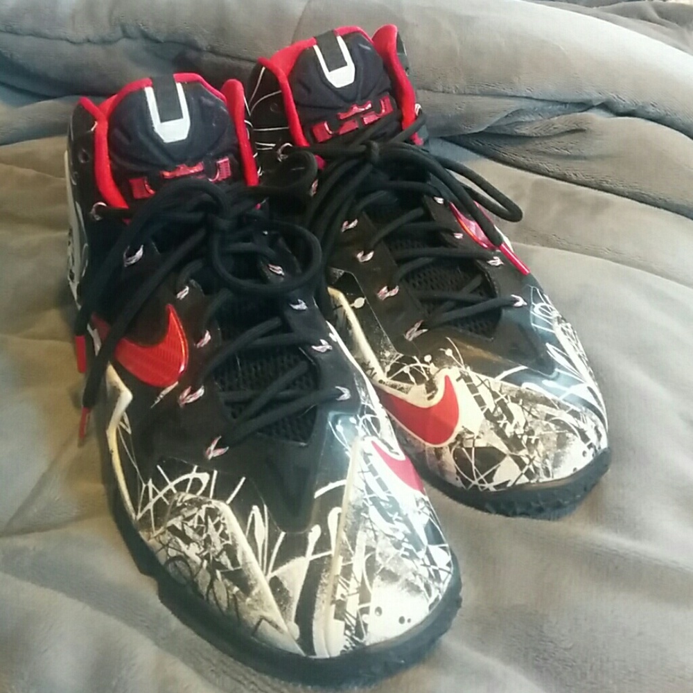 Lebron 11 XI "Graffiti"