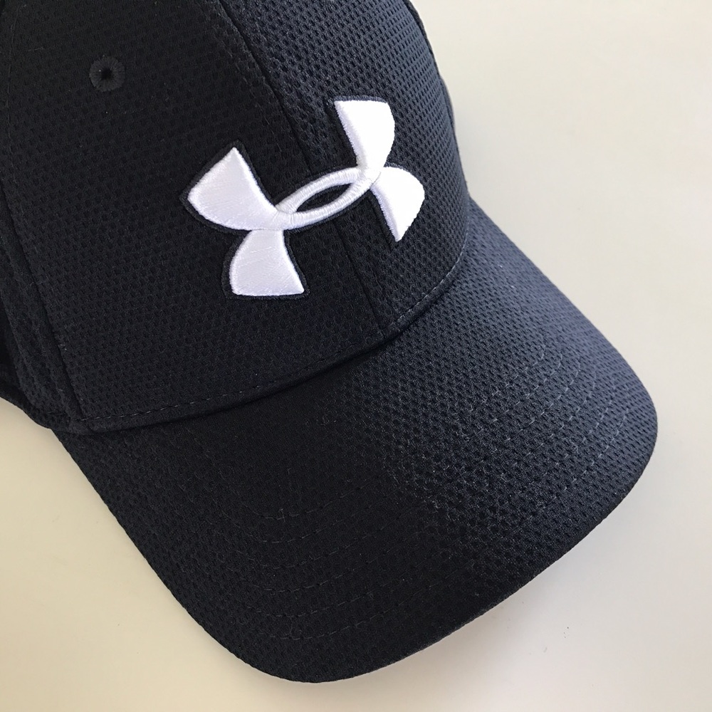 New (without tags) black under armour hat