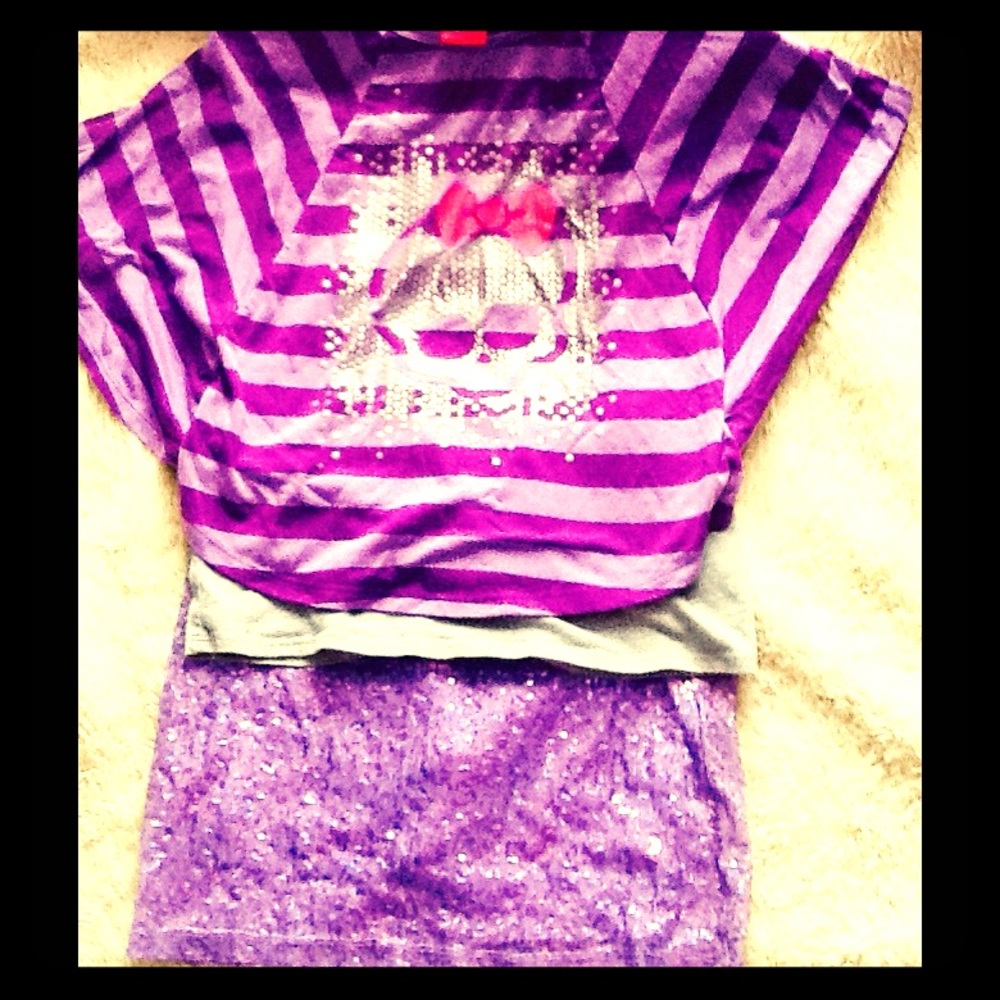 Monster High girlOutfit with shirt tank and skirt.
