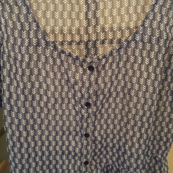 Top - Picture 2 of 3