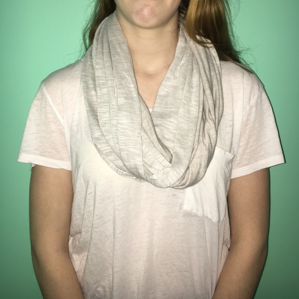 APT9 Beige scarf