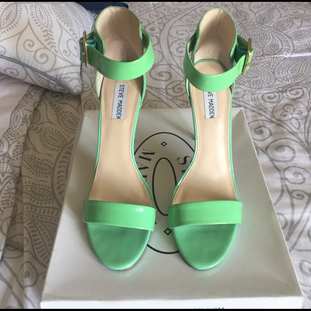 Steve Madden Mint Green Sandals
