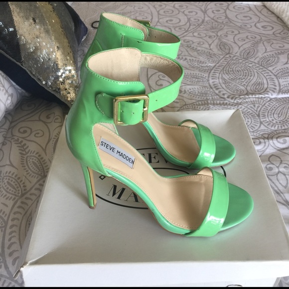 Steve Madden Mint Green Sandals - Picture 2 of 4