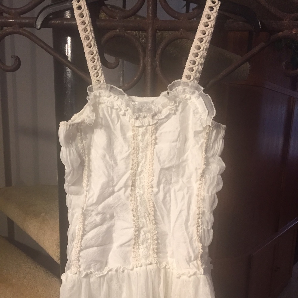 Vintage looking white ruffle top
