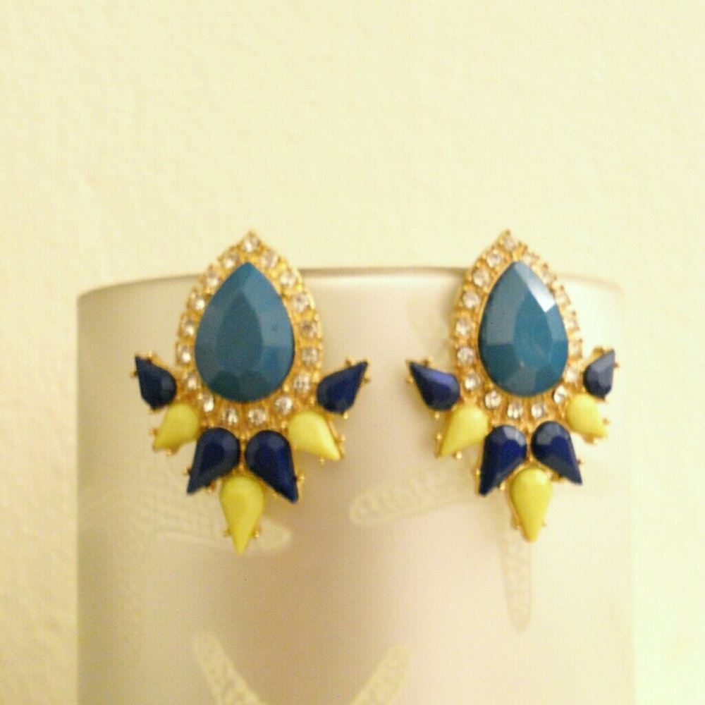 Assorted earrings!