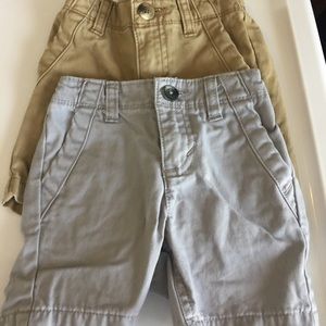 Bundle (2) Chino Shorts Old Navy 12-18 m