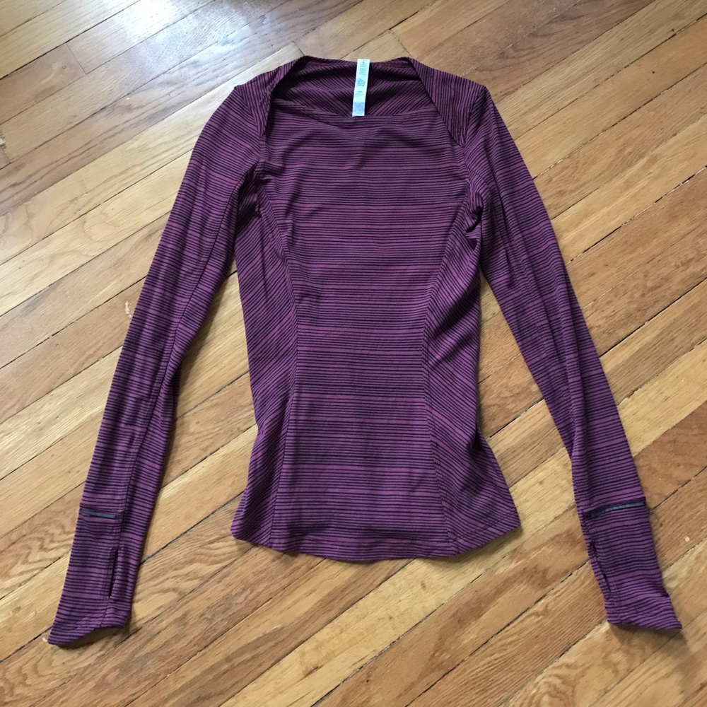 Tight fitted Lululemon Shirt