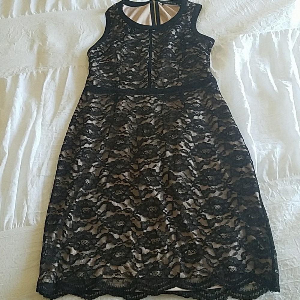 Ivanka Trump, Sz 10 black lace/Nude underlay dress