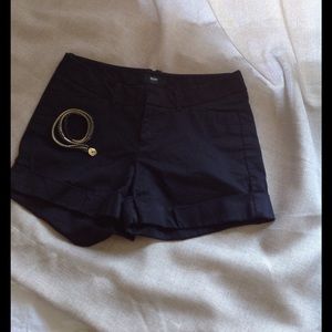 Cute black shorts!