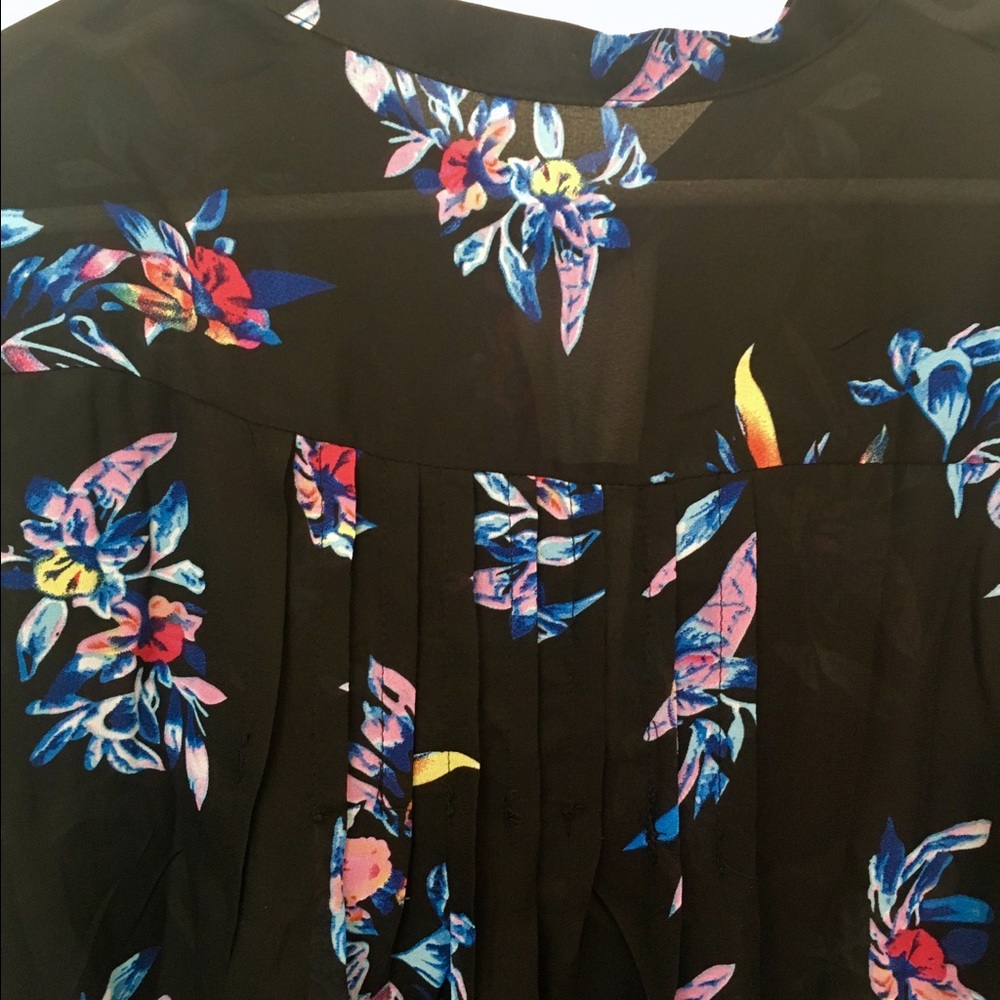 Last 1! 5🌟rated🎉HP💕Floral Chiffon Choker Blouse - Picture 8 of 8