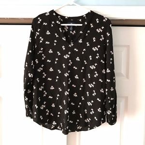 GAP black blouse with white flowers. Worn once!