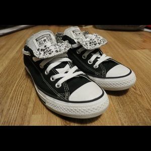 Woman's low top Converse