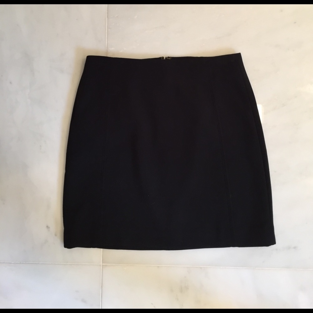 Black skirt. Hangs well, slight stretch