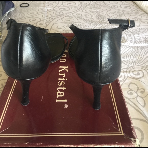 Ann Kristal Sandal - Picture 3 of 3