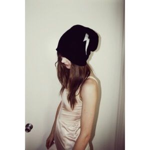 Wildfox lightning bolt slouchy beanie ⭐️ RARE ⭐️
