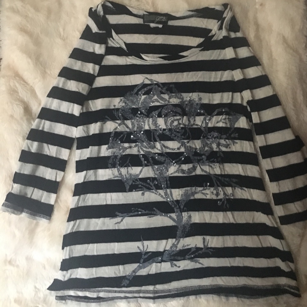 Stunning 3/4 sleeve tee